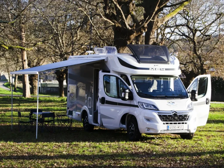 Exterior Autocaravana 4 plazas | Alquilar autocaravana Galicia